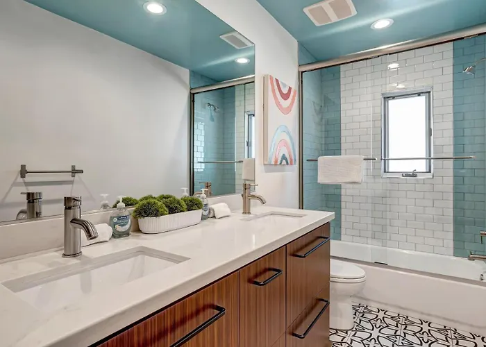 Upscale Remodel - Walk To Asu Pool & Pickleball Holiday home *