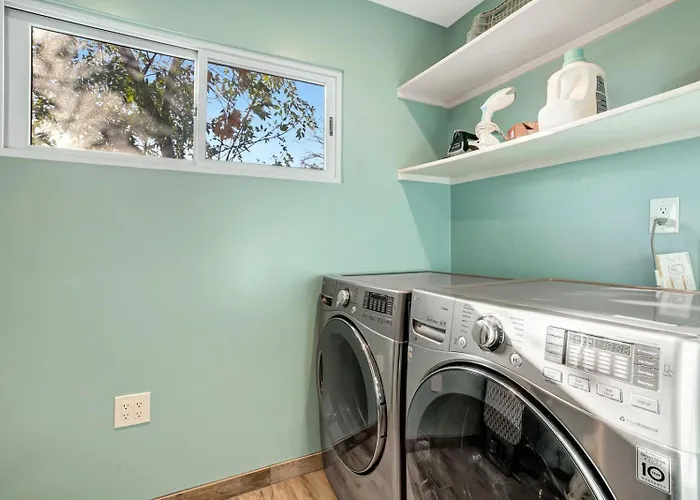 Holiday home Upscale Remodel - Walk To Asu Pool & Pickleball