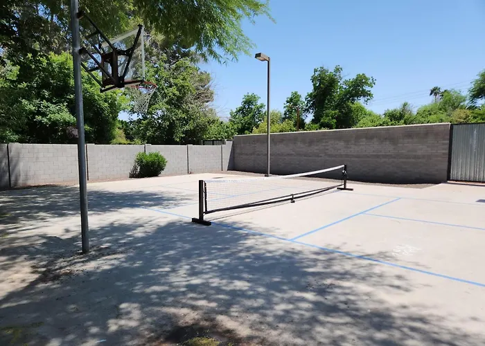 Holiday home Upscale Remodel - Walk To Asu Pool & Pickleball Tempe
